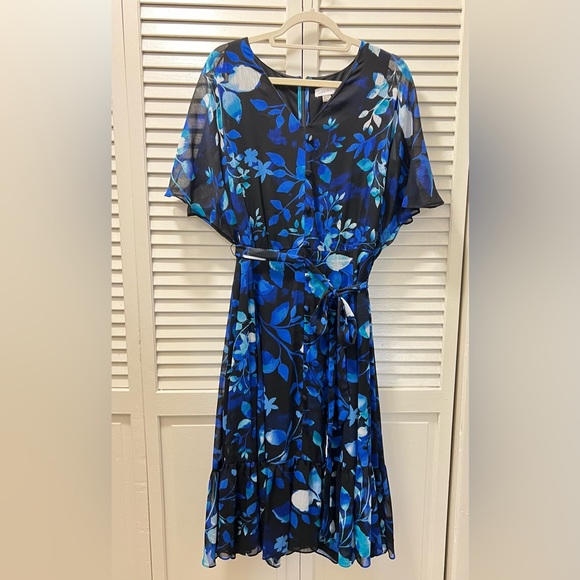 Calvin Klein  V-Neck Flutter Short Sleeve Tie Waist Floral Chiffon Midi Dress - Picture 2 of 8